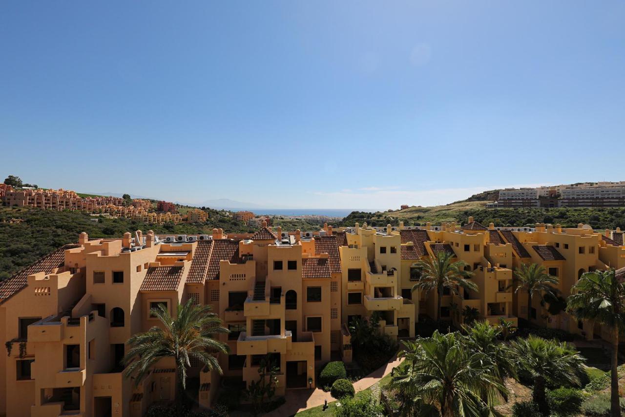 Duquesa Village - 2 Bed/2 Bath With Panoramic Sea Views Appartement *